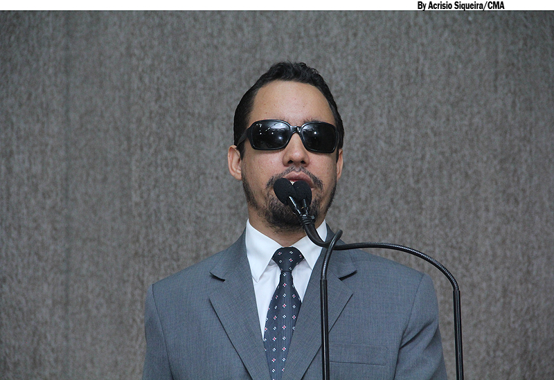Vereador Lucas Aribé na Tribuna da Câmara Municipal de Aracaju