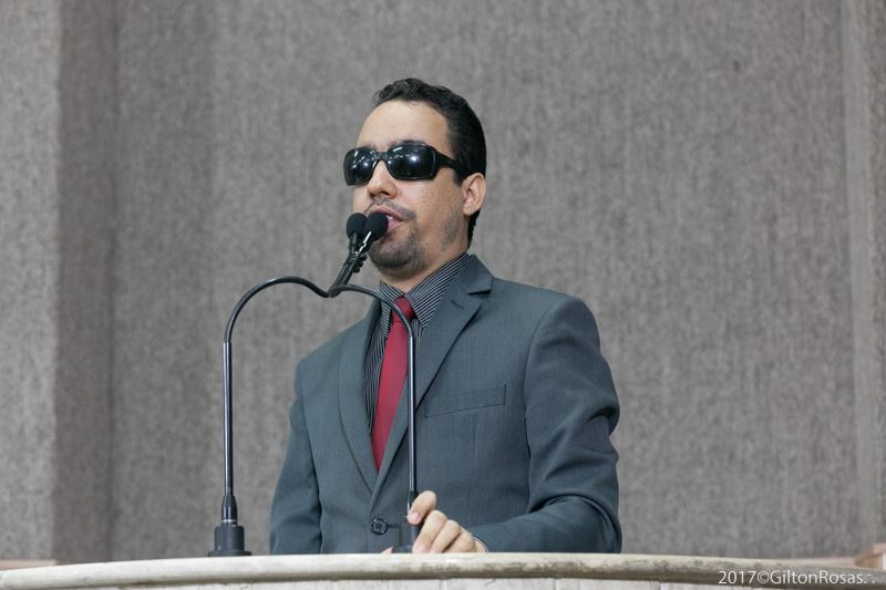 Vereador Lucas Aribé fazendo uso da Tribuna da Câmara Municipal de Aracaju