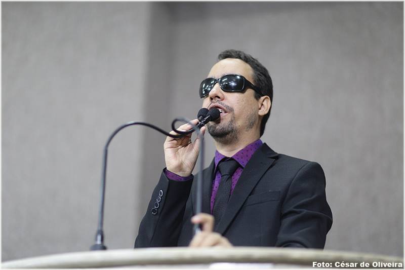 Vereador Lucas Aribé usa a Tribuna da Câmara Municipal de Aracaju
