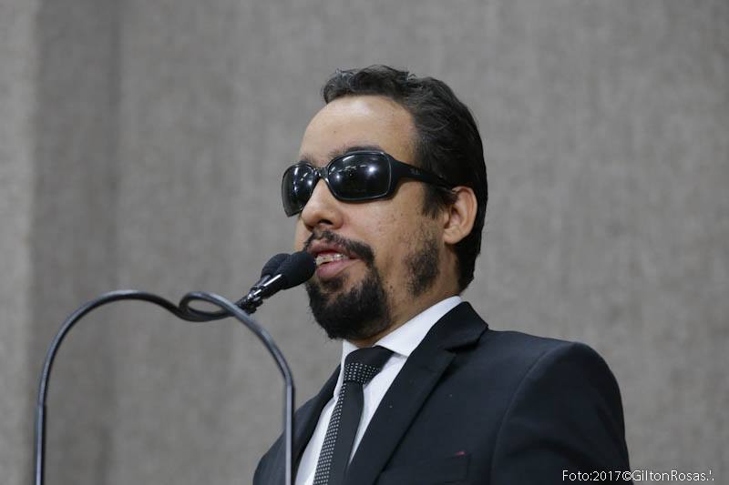 O vereador Lucas Aribé está utilizando a tribuna da Câmara para se pronunciar 