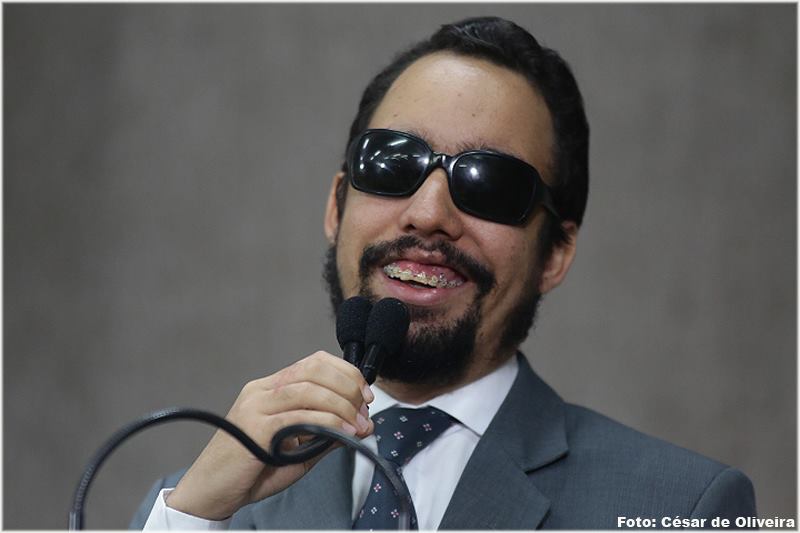 O vereador Lucas Aribé está utilizando a tribuna da Câmara para se pronunciar 