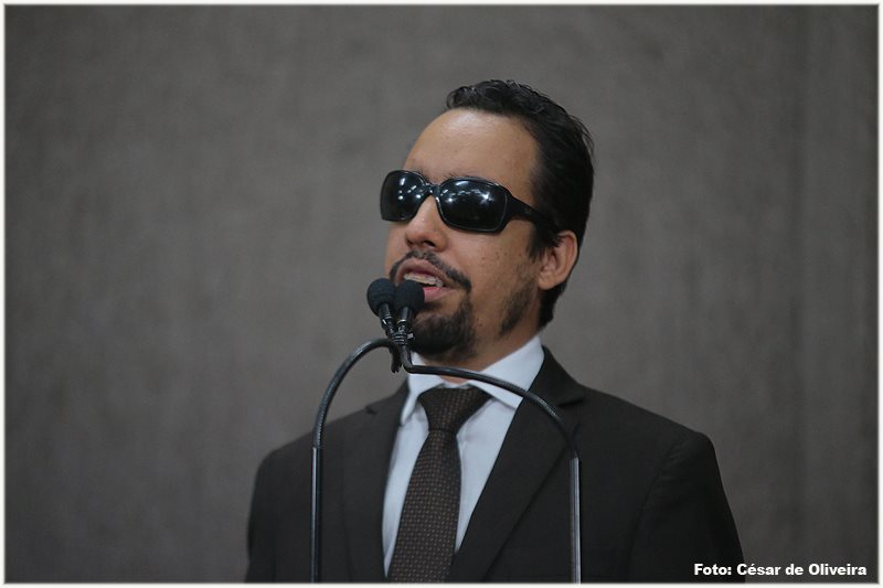 O vereador Lucas Aribé está utilizando a tribuna da Câmara para se pronunciar 