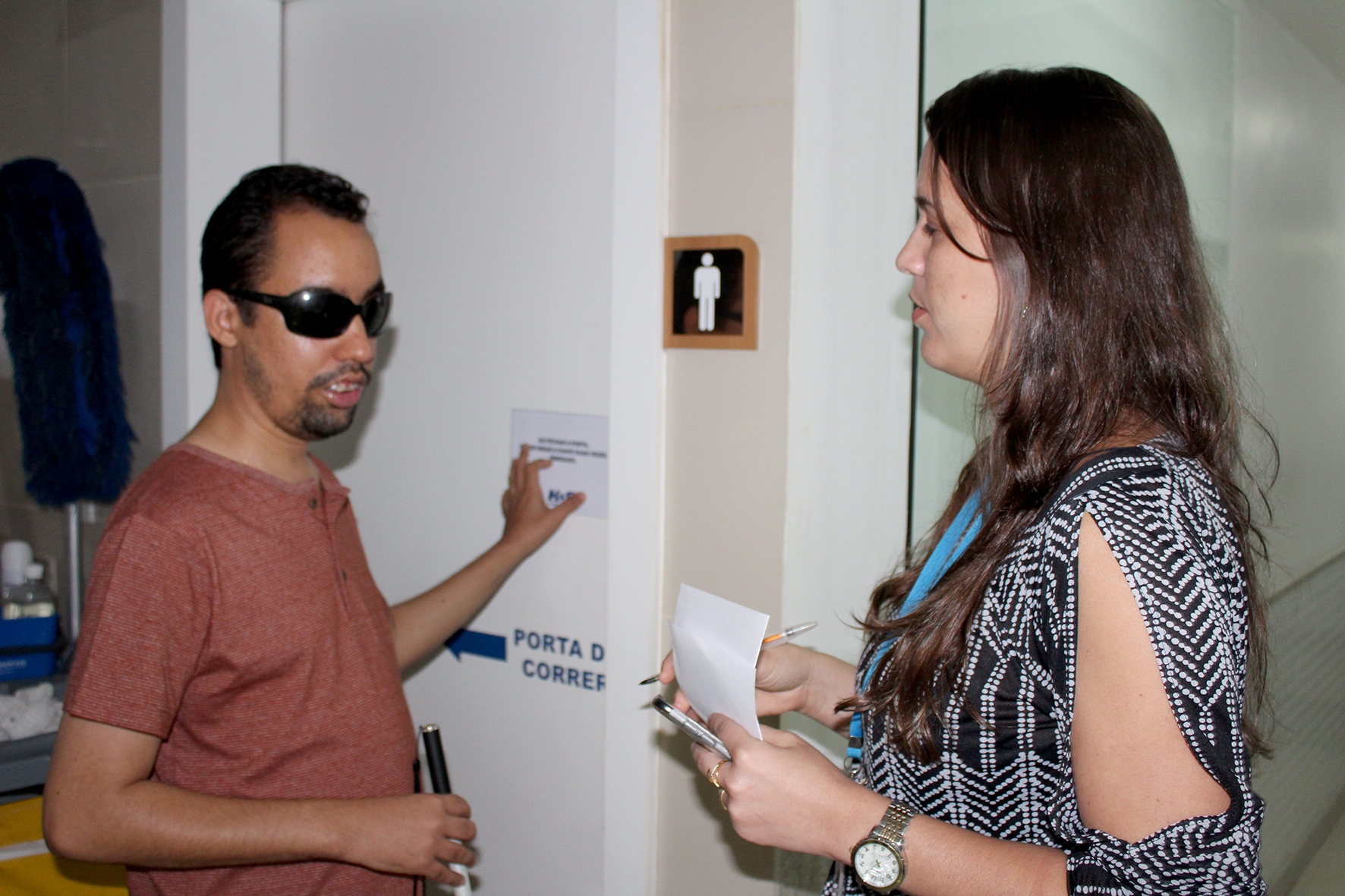 PraCegoVer: Braile nas portas foi outra sugestão do vereador