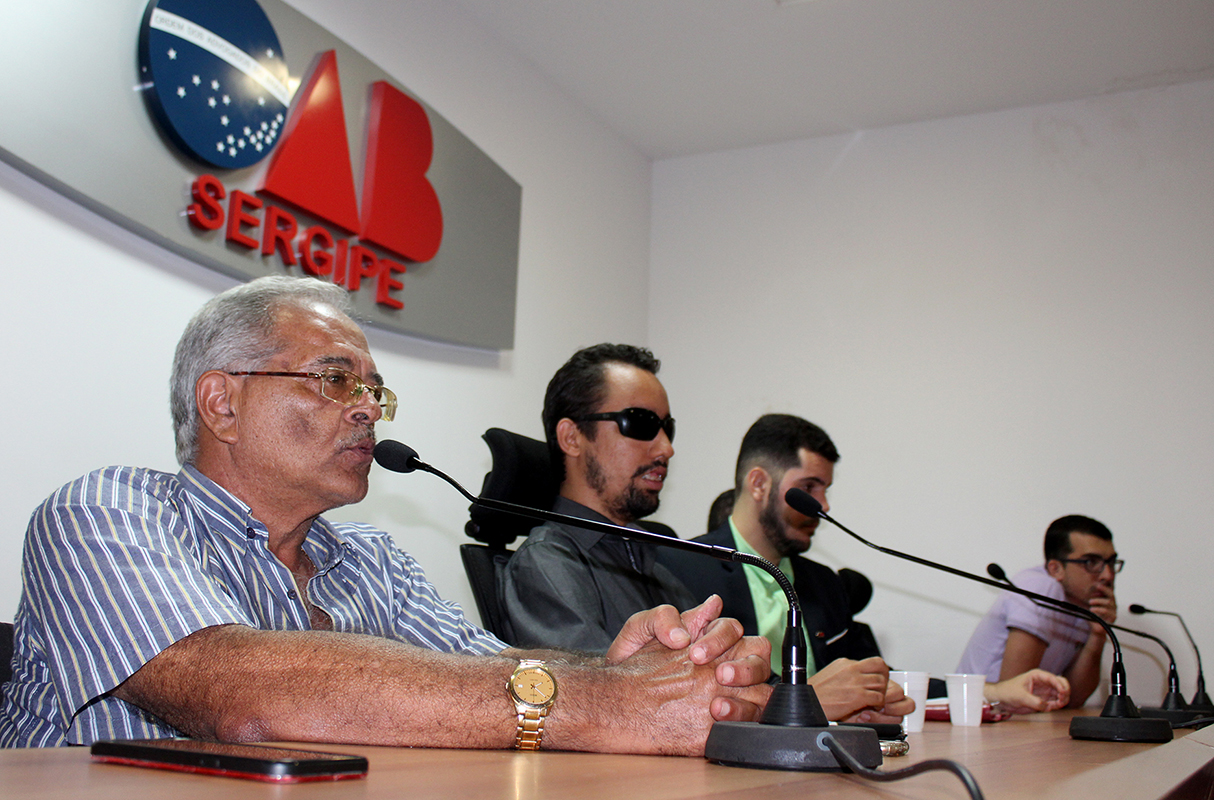 #PraCegoVer: Paulo Emídio sugere buscar uma forma de responsabilizar pessoalmente o gestor