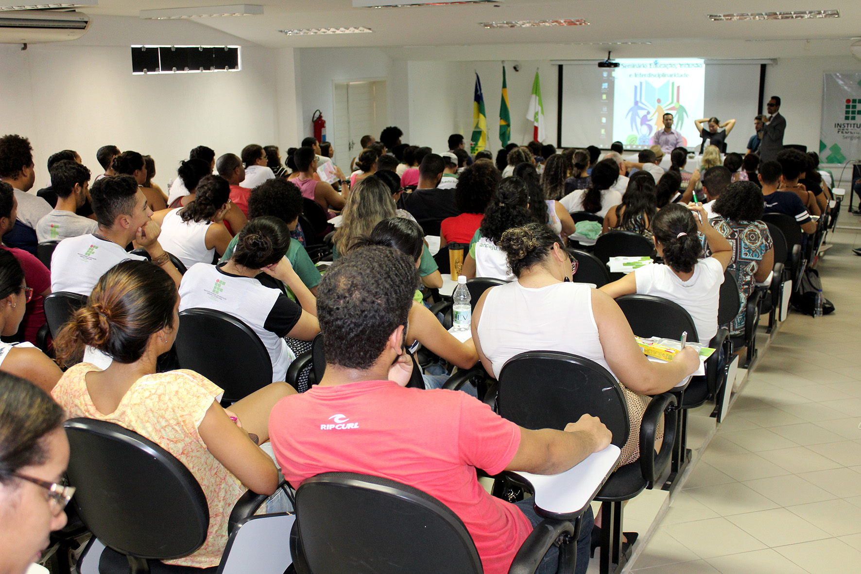 #PraCegoVer: Público presente no Seminário 