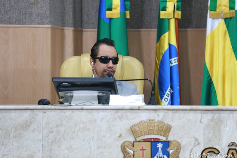 #PraCegoVer - “Quando se cometem injustiças, não posso me calar”, afirma Lucas