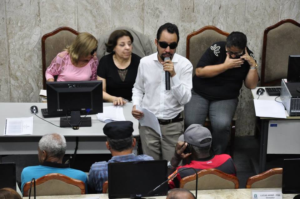 #PraCegoVer - Lucas diz que tabela de vencimentos é uma vergonha