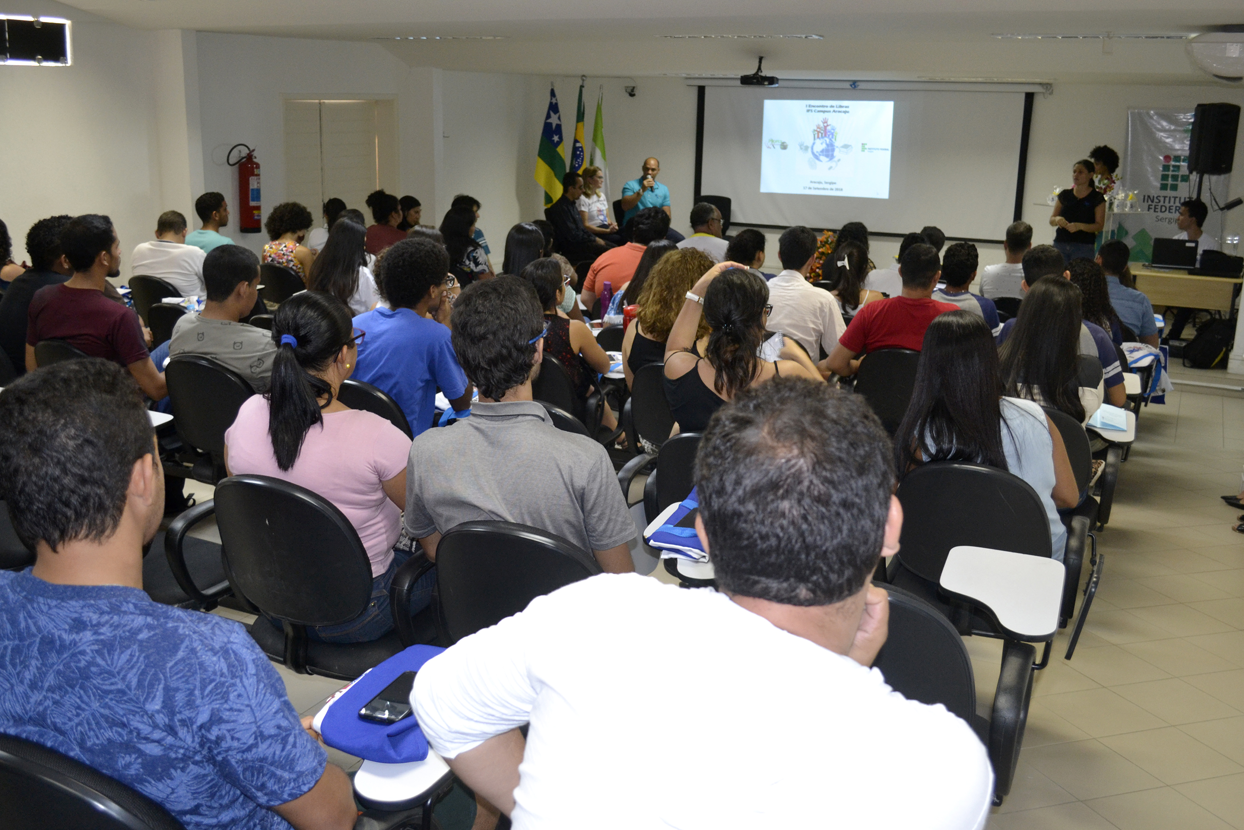 #PraCegoVer - Auditório lotado do IFS