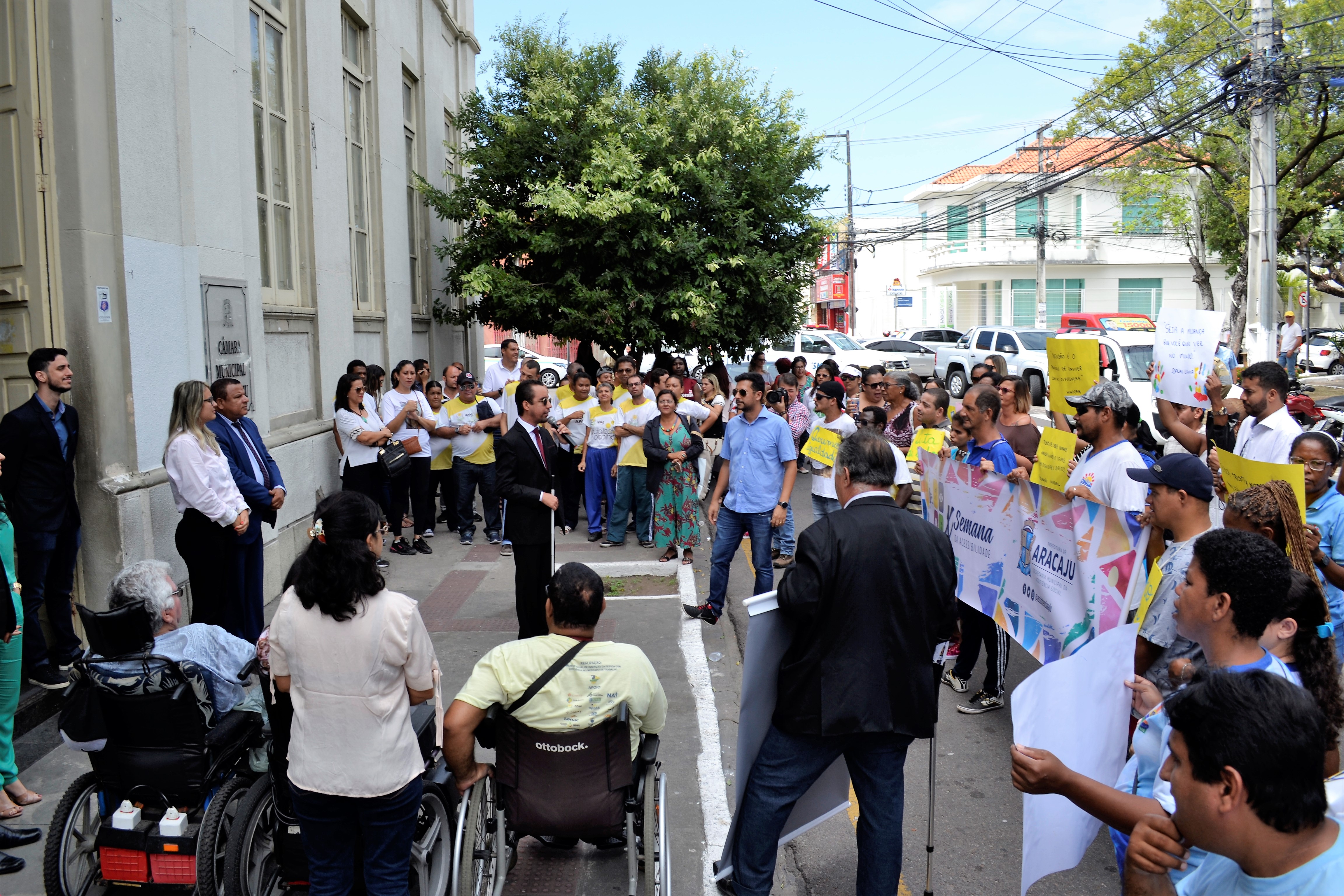 #PraCegoVer - Plenário ficou lotado