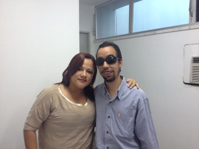 Na foto, Suely e Lucas aparecem lado a lado no centro da imagem